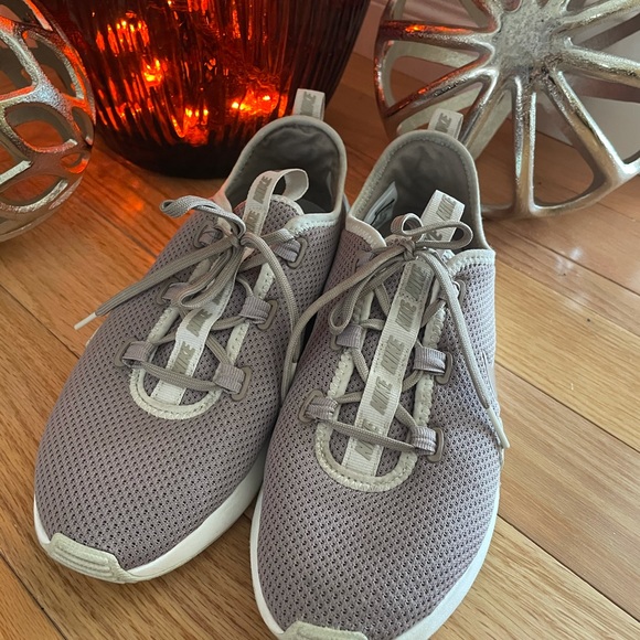 NIke runners - Picture 3 of 8